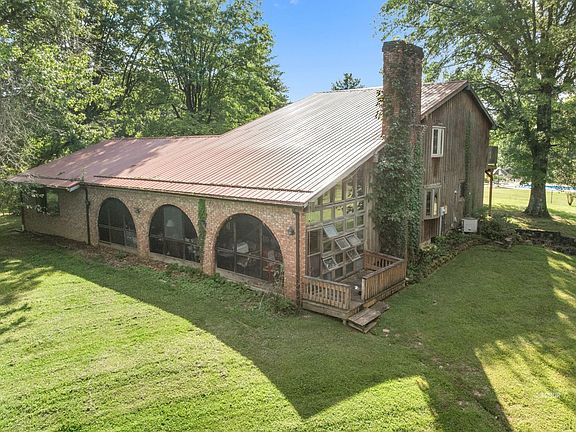 3rd image of 1415 Mount Zion Rd