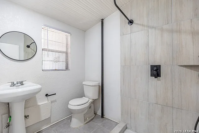 426 E Woodlawn Ave #1 — Photo 17