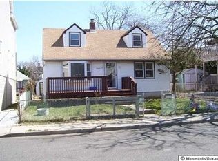 13 Center St, Highlands, NJ 07732