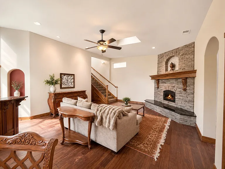 2098 Lamb Ln — Photo 5