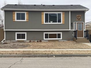 1706 27th St W, Williston, ND 58801