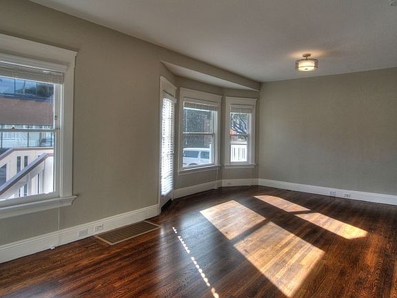 4th image of 330 Waverley St Ste 1