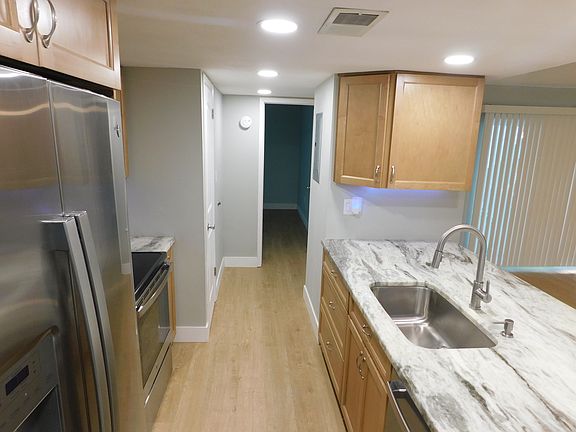 4th image of 3595 41st Ln S Unit B