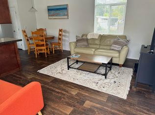 25 Burnham Rd, Oak View, CA 93022