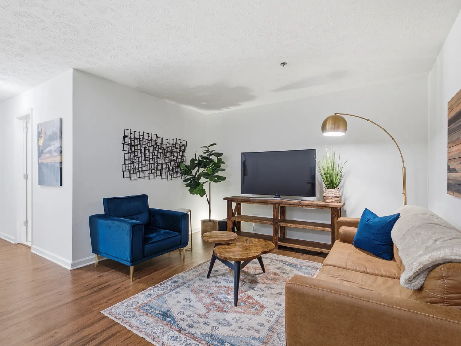 2 bed, 800 sqft, $2,800 — Photo 1