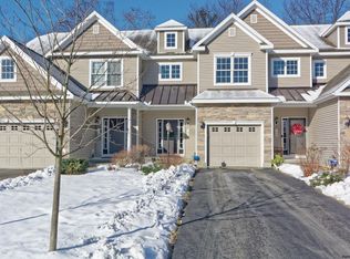 161 Fieldstone Dr, Schenectady, NY 12304