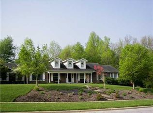 1142 E Parkwood St, Sidney, OH 45365