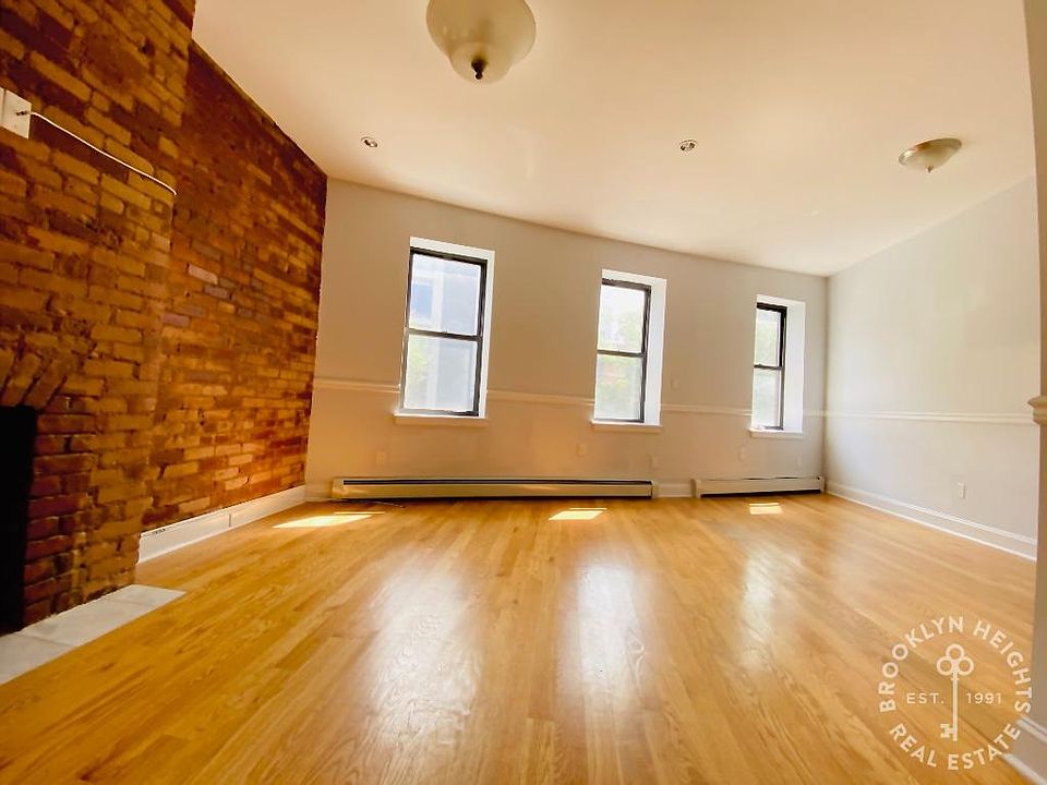 1st image of 620 Washington Ave #1