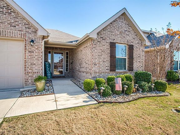 2nd image of 2913 Castle Creek Dr