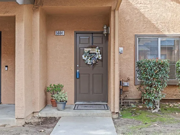 568 Pirinen Ln APT E, Modesto, CA 95354