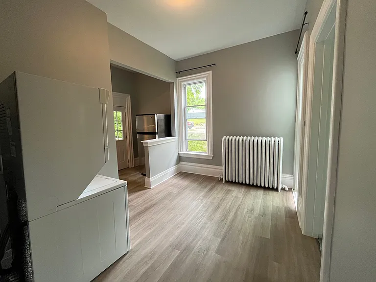 324 Broad St #B — Photo 4