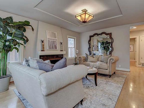 5th image of 963 California Ave