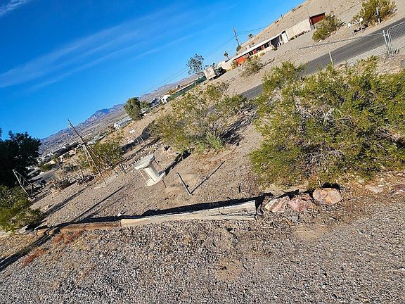 3rd image of 1736 Sierra Vista Dr