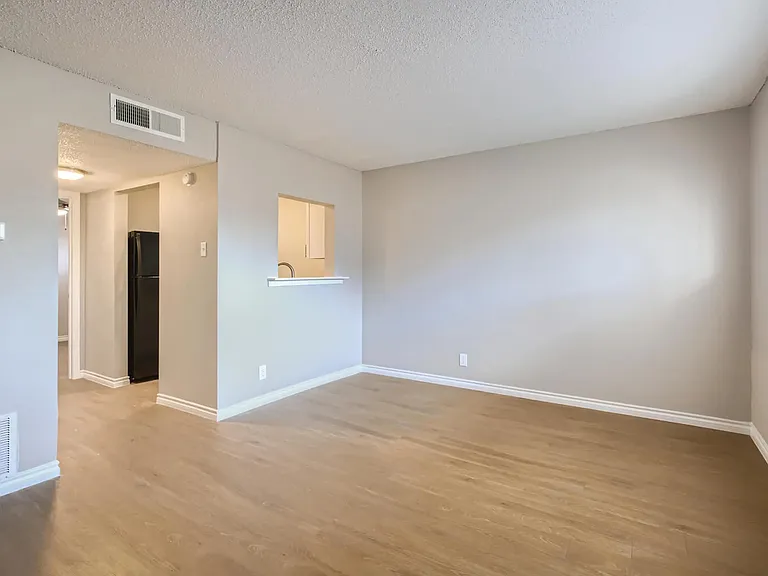 Mission Villas — Photo 9