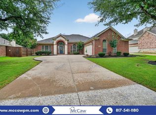 608 Walnut Hollow Dr, Mansfield, TX 76063