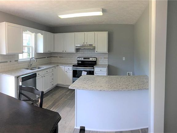 5th image of 106 Wren Ave