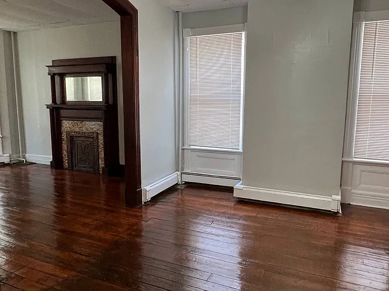 1053 Park Ave — Photo 7