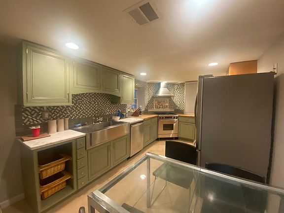 5th image of 86 Minnesota Ave Floor 1