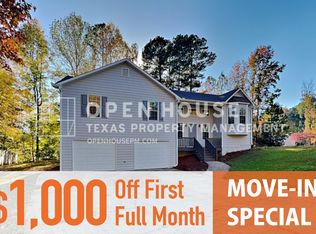 260 King William Dr, Dallas, GA 30157