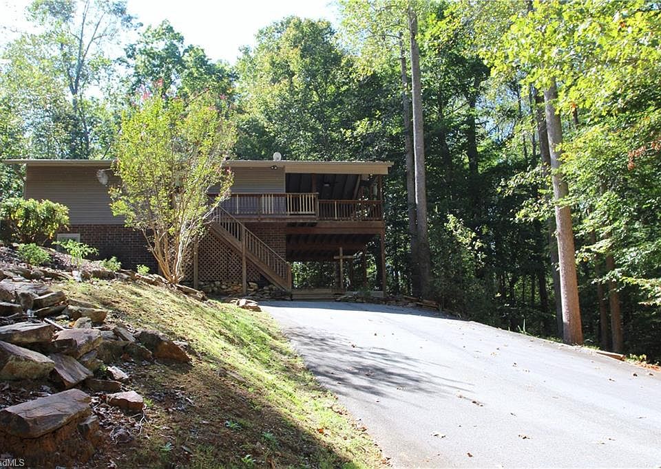 1st image of 2516 Hutchins Hill Ln
