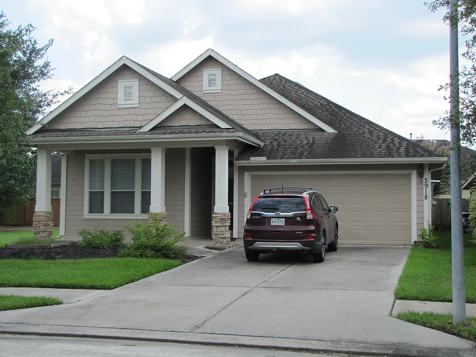 2918 Crescent Oaks Park Ln