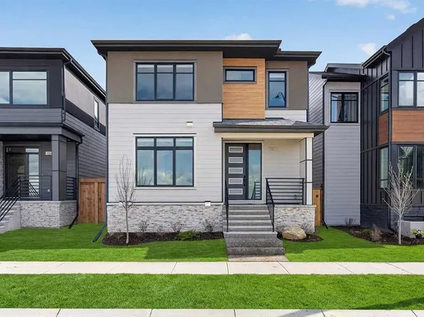267 N Bluerock Ave SW, Calgary, AB T2Y 0R5