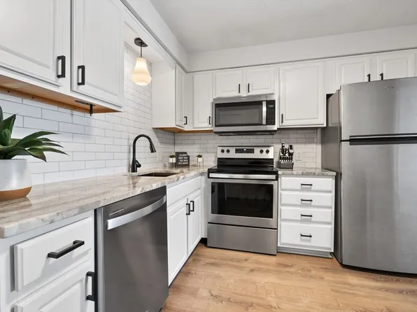 242 Mount Vernon St APT 10, Lawrence, MA 01843