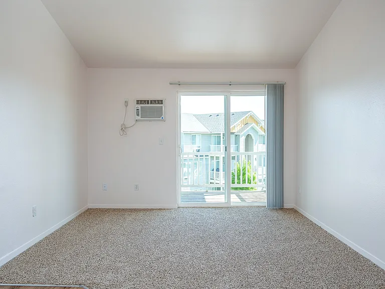 Center Pointe | Living Area