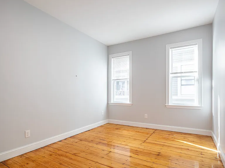 48 Green St #2 — Photo 6
