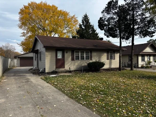 3935 E 25th St, Des Moines, IA 50317