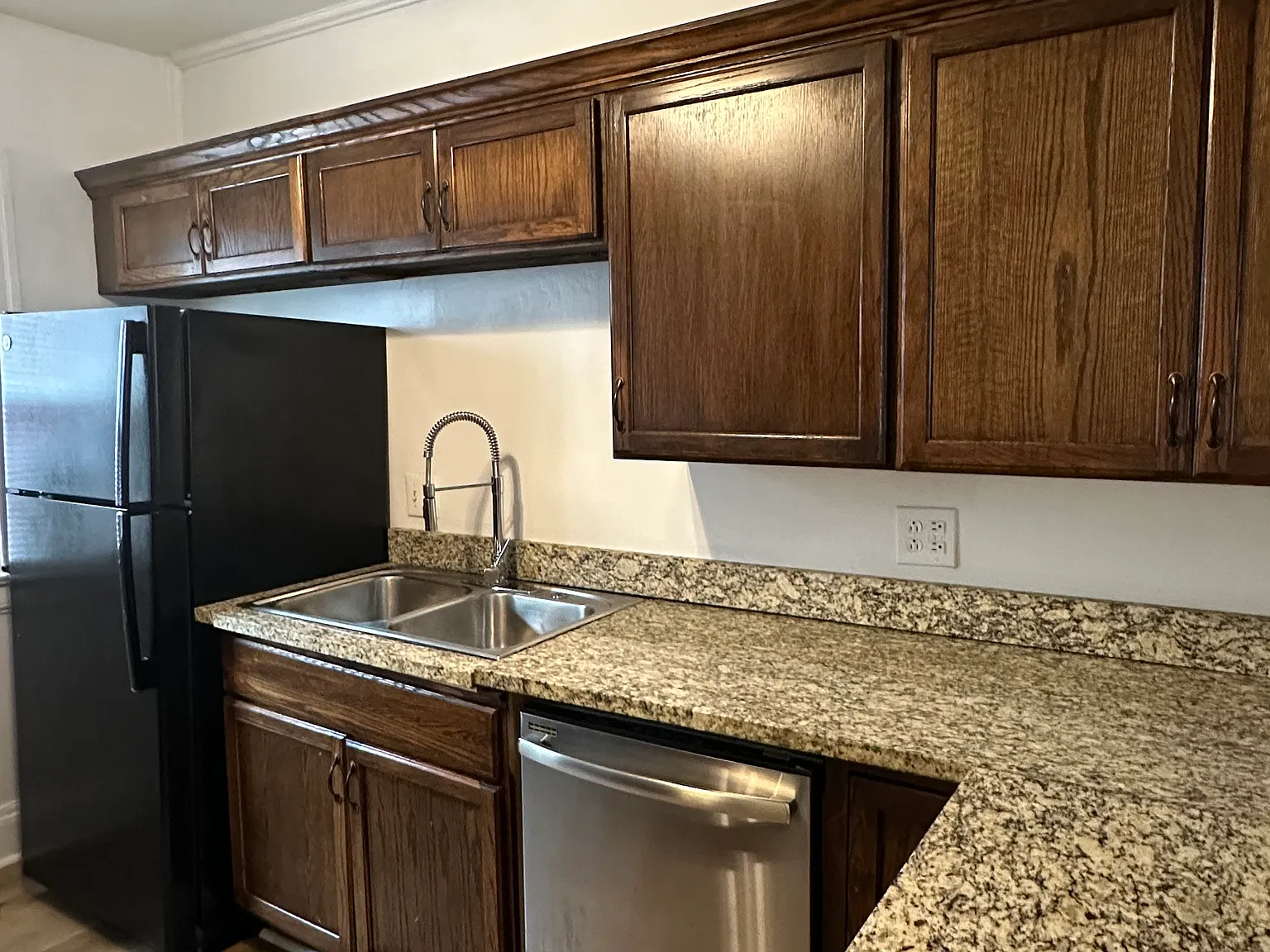 2 bed, 1275 sqft, $1,195 — Photo 2