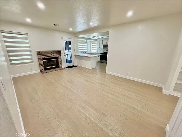 759 E Avenue J6 — Photo 17