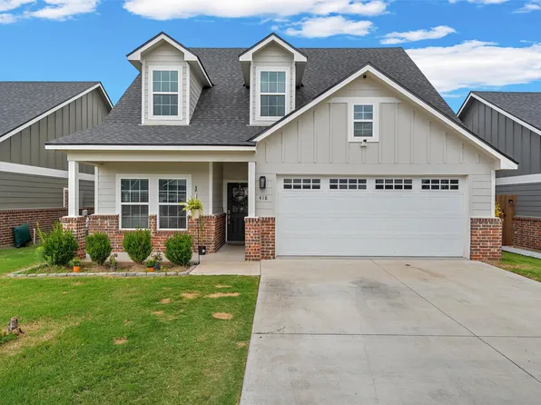 418 Travis Dr, McGregor, TX 76657