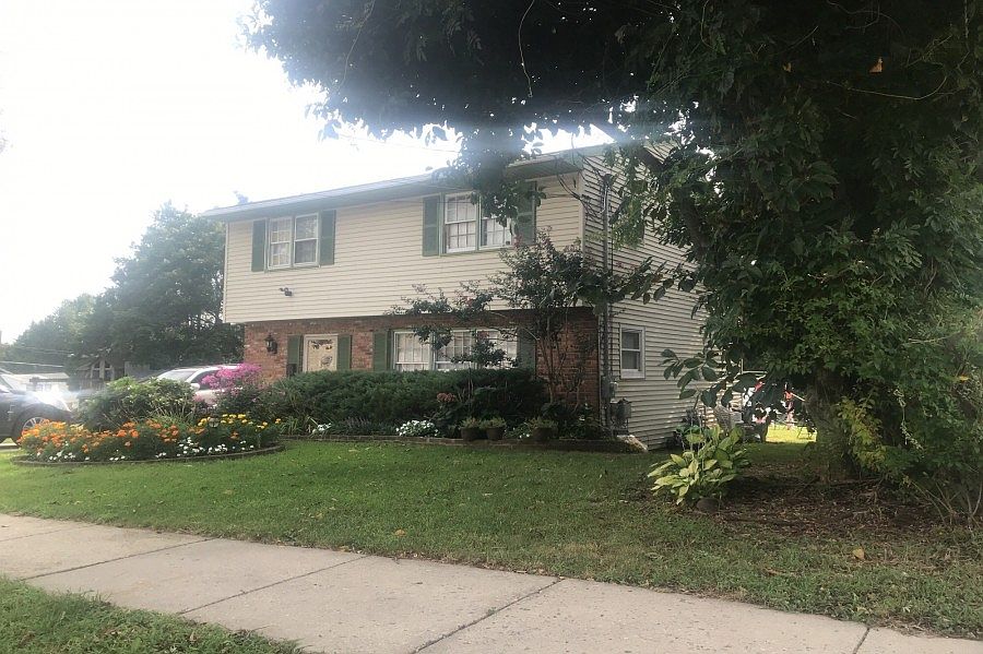 2nd image of 7319 Holman Ave