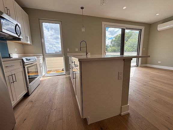 3rd image of 839 Madison St #207