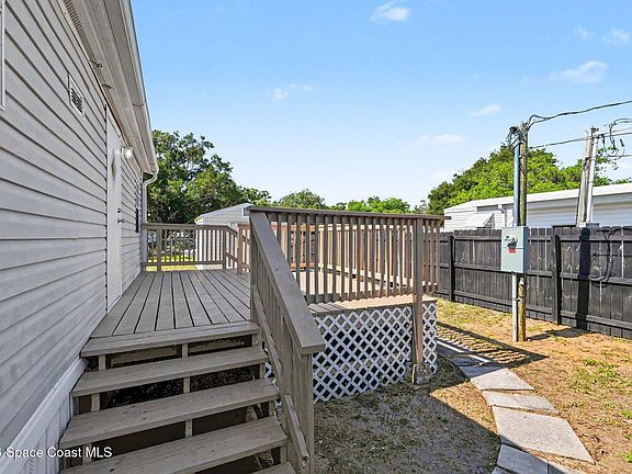 3rd image of 423 Brozman Ln