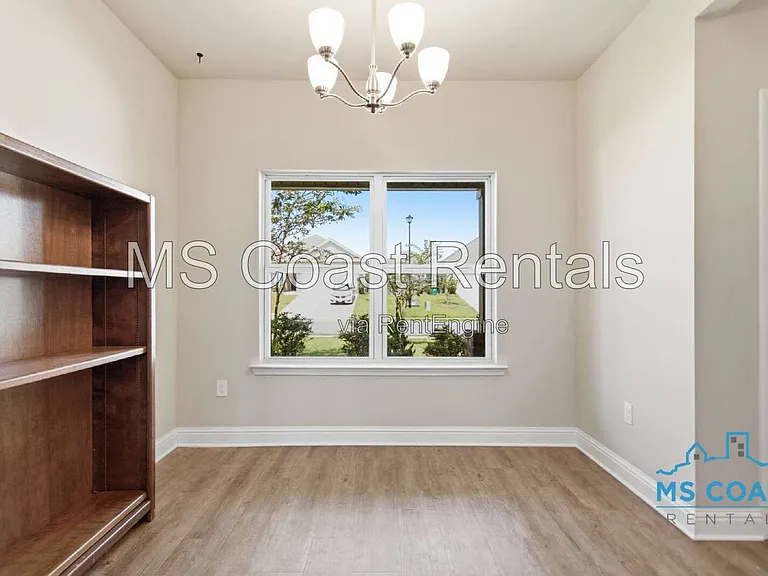 5543 Overland Dr — Photo 11