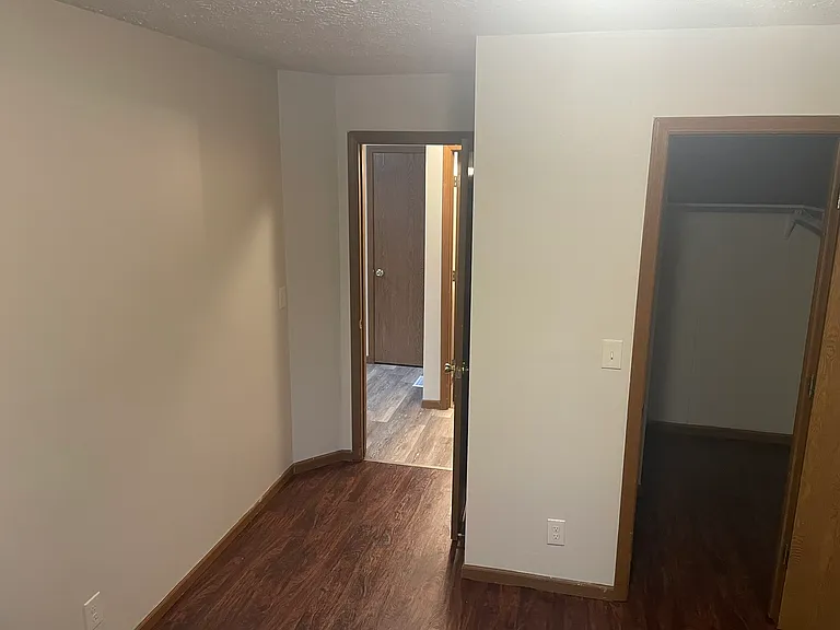 2124 Banstead Ct — Photo 5