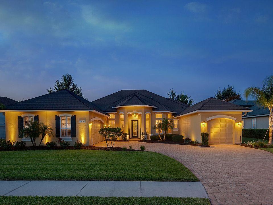 Twilight_Front_View_of_Home_-_1