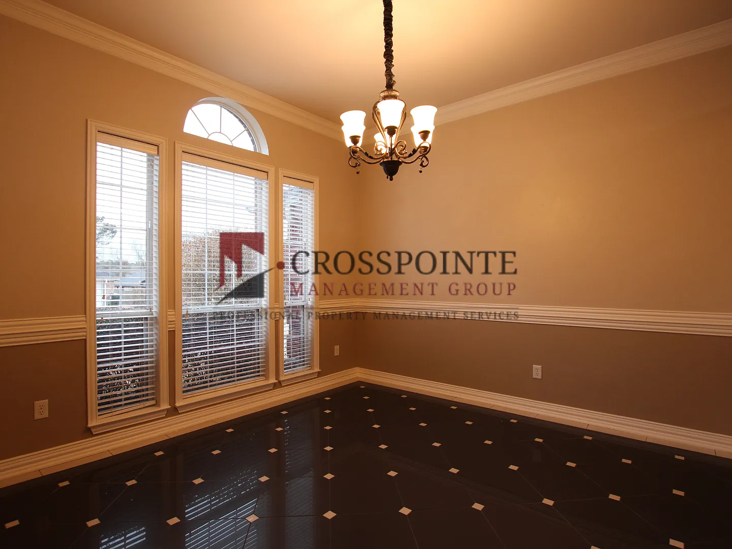 Coming soon: Beautiful 4 bedroom home in Oasis South! — Photo 4