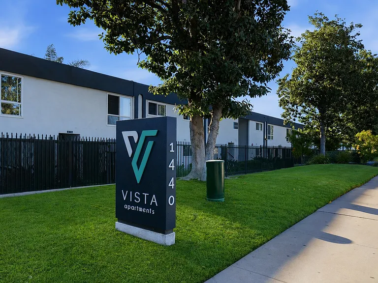 Vista Lane — Photo 21