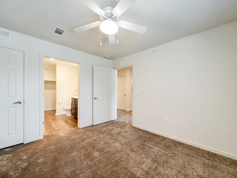 The Hub on Harris Apartment Homes — Photo 11