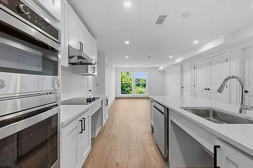 Floor plan 305