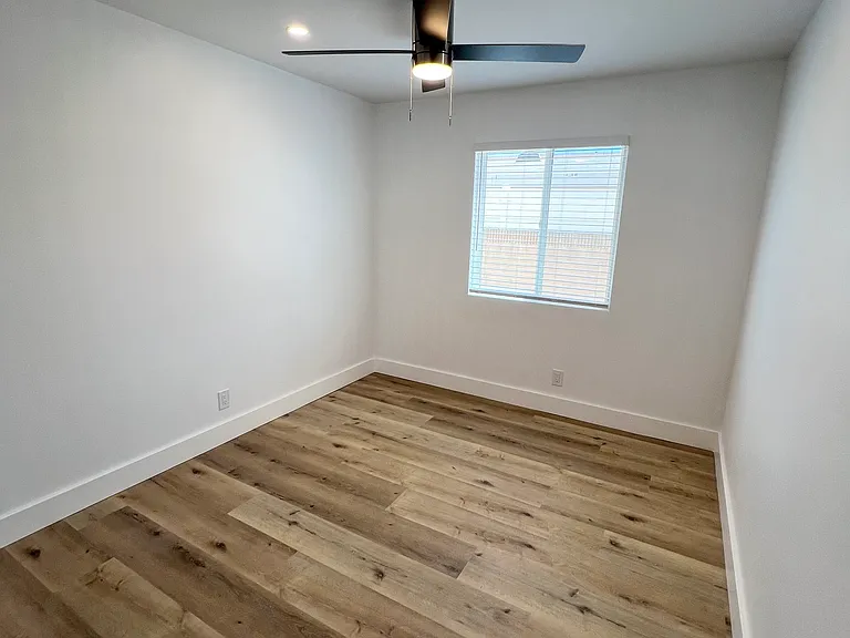 8731 La Salle St #5 — Photo 10