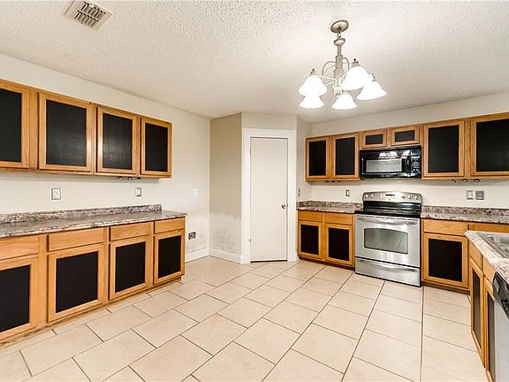 5th image of 1105 Silent Star Ln