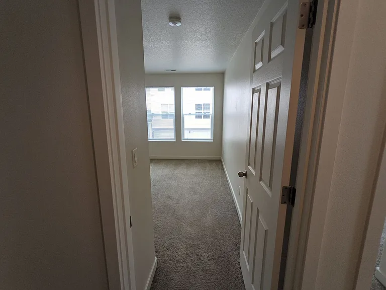 Halsey East Townhomes — Photo 157