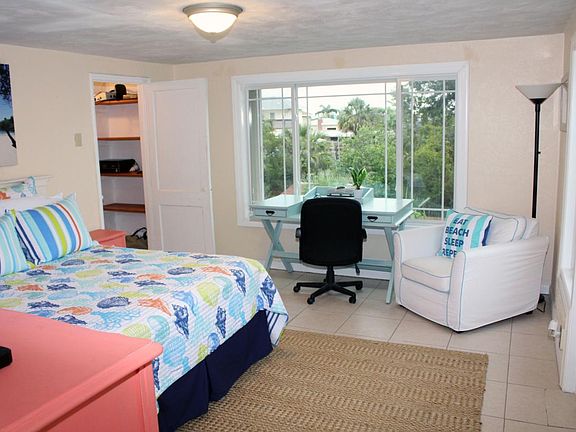4th image of 107 Park Ave #2