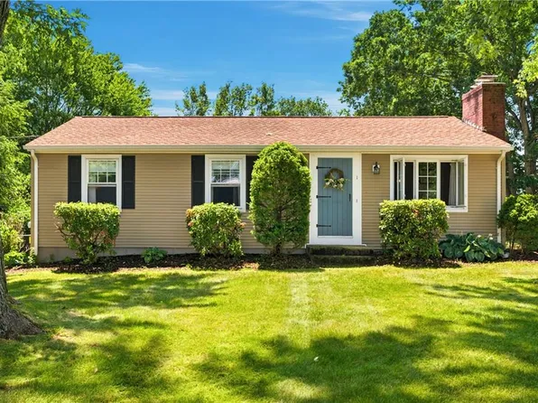 1 Teakwood Dr, Cumberland, RI 02864