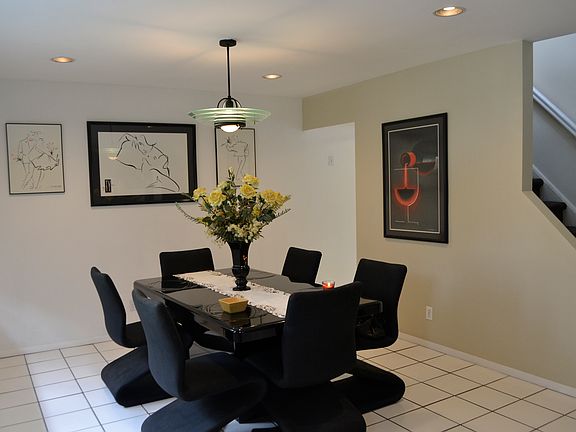 3rd image of 1614 Temple Dr