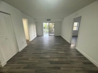 8200 SW 210th St APT 120, Cutler Bay, FL 33189